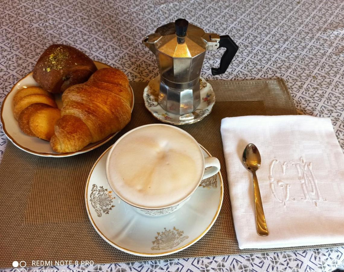 D'Or Duble' Bed And Breakfast Carignano  Екстер'єр фото